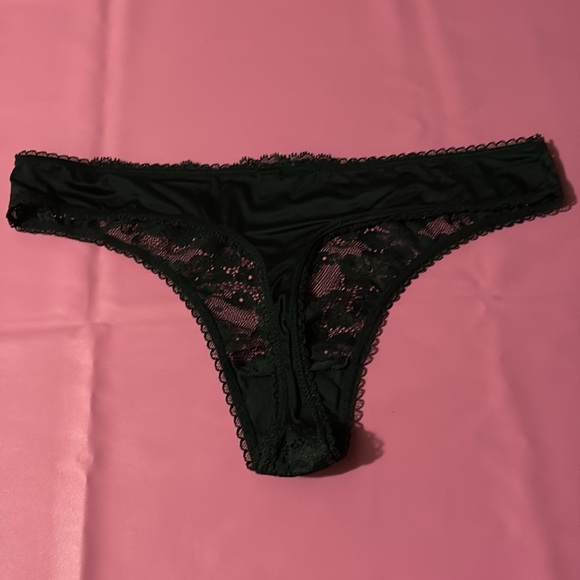 Victoria’s Secret panties - Picture 5 of 12